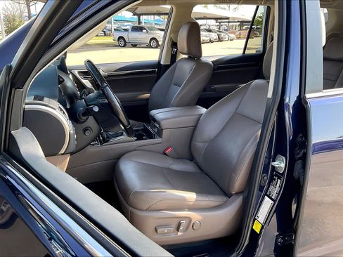 Used 2023 Lexus GX 460 Luxury w/ Accessory Package AWD/4WD image 8