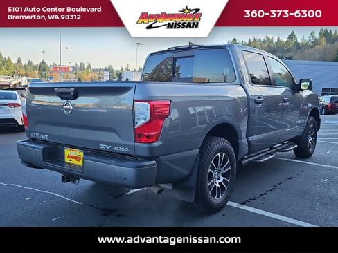 Used 2022 Nissan Titan SV w/ Accessory Utility Package image 5