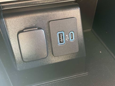 Used 2020 Ford Explorer Platinum AWD/4WD image 35