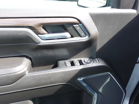 Used 2023 Chevrolet Silverado 1500 LT AWD/4WD image 16