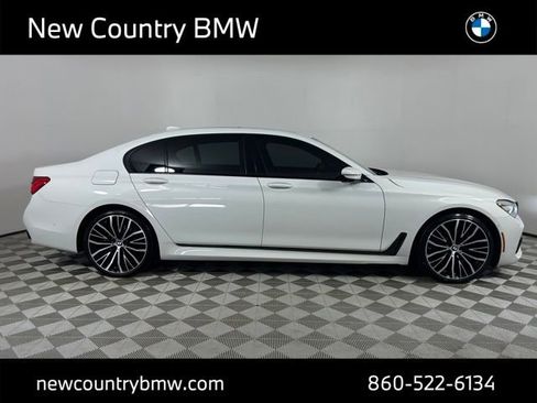 Used 2019 BMW 740i xDrive w/ Executive Package image 8