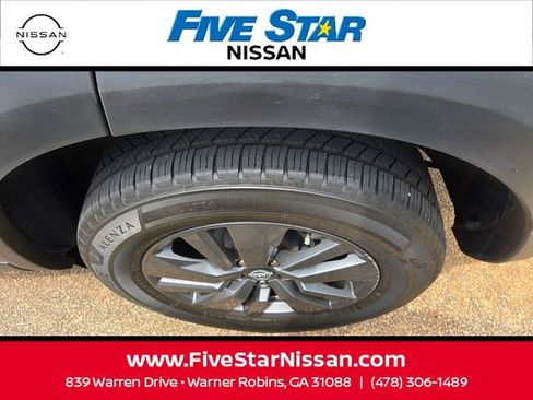 Used 2024 Nissan Pathfinder SV AWD/4WD image 7