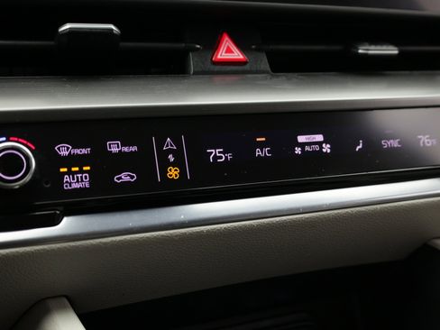 Used 2024 Kia Sportage EX FWD image 23