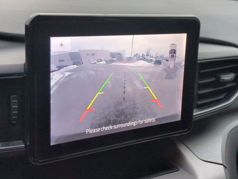 Used 2022 Ford Explorer XLT w/ Equipment Group 202A image 31