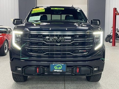 Certified 2024 GMC Sierra 1500 AT4 w/ Technology Package AWD/4WD image 7