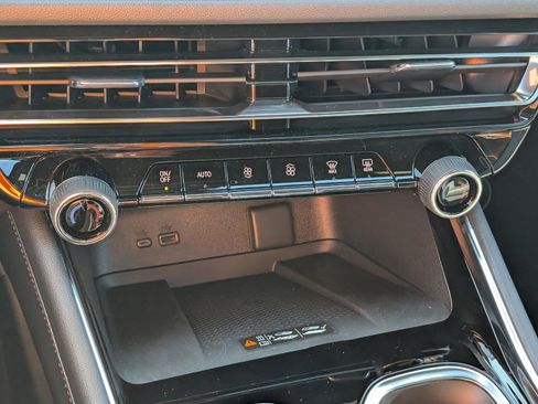 New 2026 Chevrolet Traverse RS image 30