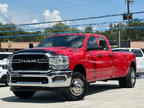 Used 2022 RAM 3500 Tradesman AWD/4WD image 3