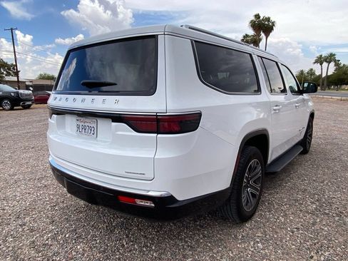 Used 2024 Jeep Wagoneer L Series II RWD image 4