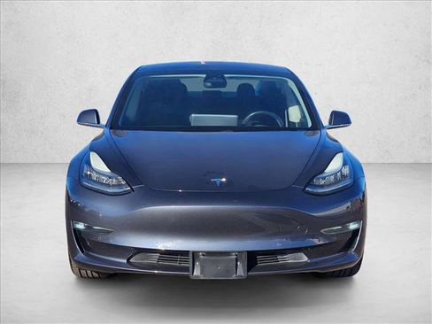 Used 2018 Tesla Model 3 Mid Range image 2