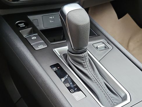 New 2026 Nissan Kicks SV image 13