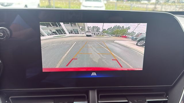 Used 2025 Chevrolet Trax LT w/ LT Convenience Package FWD image 20
