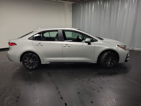 Used 2023 Toyota Corolla SE image 9