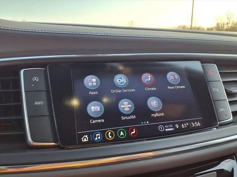 Used 2024 Buick Enclave Premium image 68