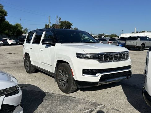 Used 2023 Jeep Grand Wagoneer 4WD image 1