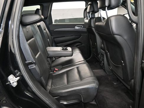 Used 2018 Jeep Grand Cherokee Limited image 43