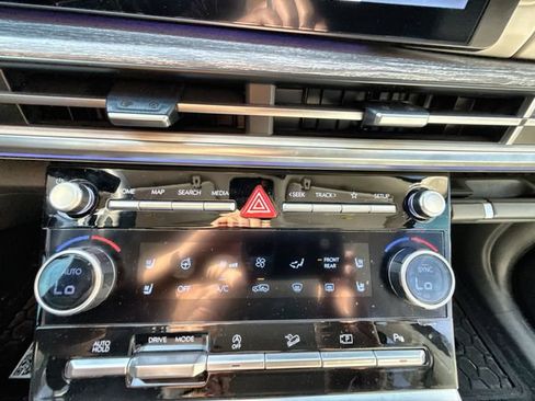 Used 2025 Hyundai Santa Fe Calligraphy FWD image 19