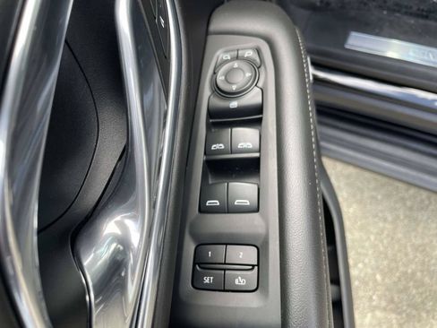 Used 2023 GMC Yukon SLT AWD/4WD image 16