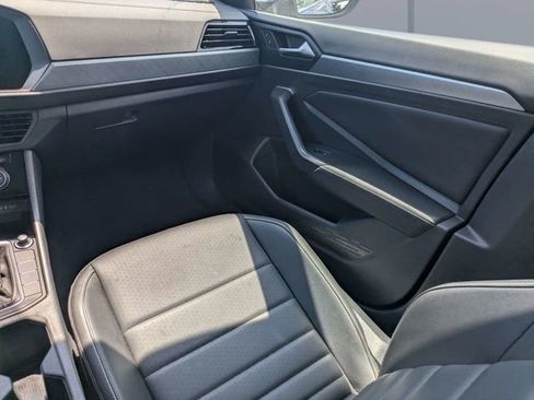 Used 2024 Volkswagen Jetta SE FWD image 15