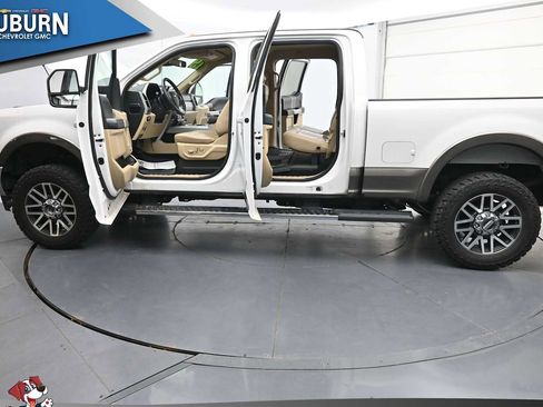 Used 2019 Ford F250 Lariat w/ Lariat Ultimate Package AWD/4WD image 38