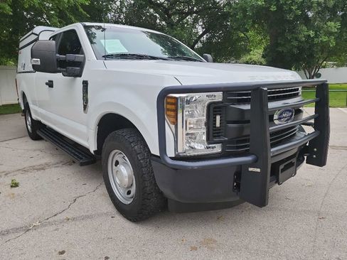 Used 2018 Ford F250 XL w/ Power Equipment Group RWD image 1