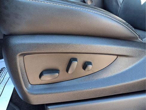 Used 2018 Chevrolet Tahoe LT AWD/4WD image 18