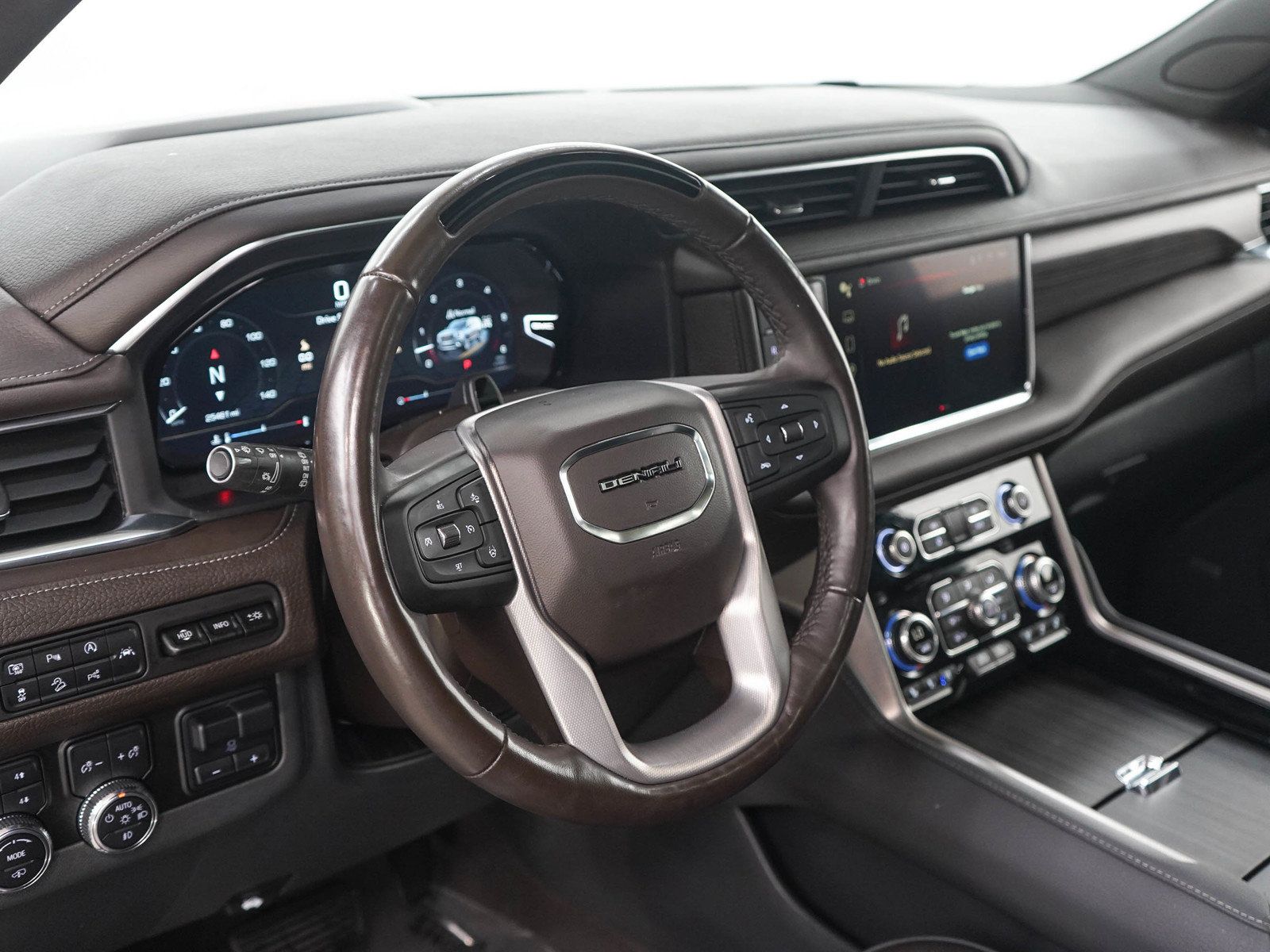 Used 2024 GMC Yukon Denali w/ Denali Reserve Package AWD/4WD image 23