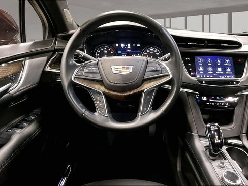Used 2022 Cadillac XT5 Premium Luxury w/ Platinum Package AWD/4WD image 8