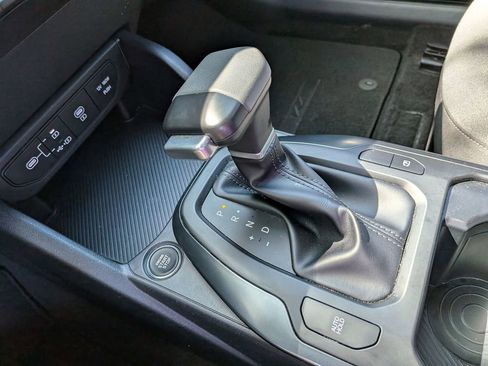 Used 2025 Kia K4 LXS image 25