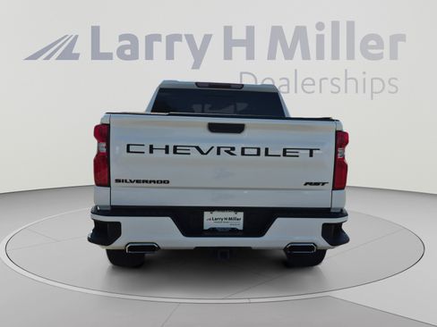 Used 2023 Chevrolet Silverado 1500 RST w/ Redline Edition AWD/4WD image 4