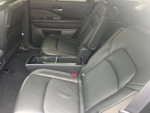 Used 2023 Nissan Pathfinder SL w/ SL Premium Package AWD/4WD image 15