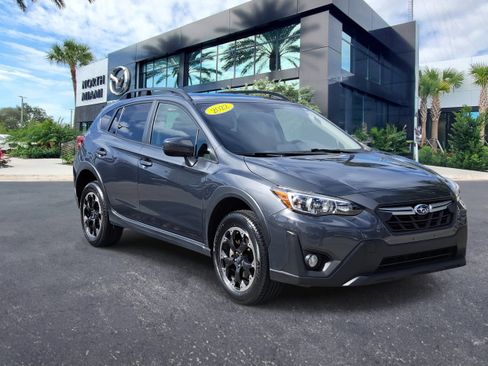 Used 2022 Subaru Crosstrek 2.0i Premium w/ Moonroof Package image 3