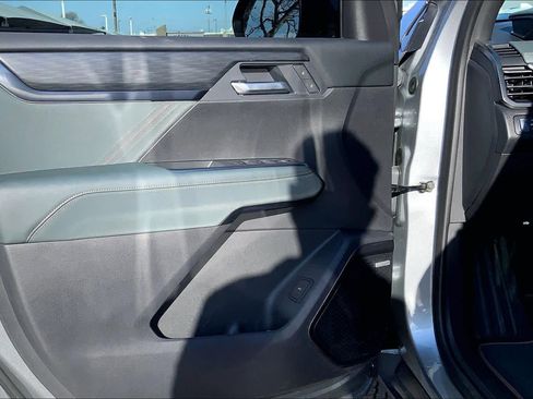 Certified 2025 GMC Acadia AT4 image 22