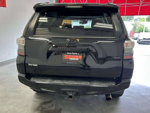 Used 2020 Toyota 4Runner SR5 Premium w/ Moonroof Package AWD/4WD image 4