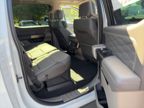 New 2025 Ford F350 Platinum w/ Platinum Plus Package image 28