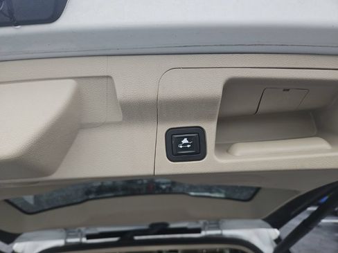 Used 2018 GMC Acadia Denali AWD/4WD image 12
