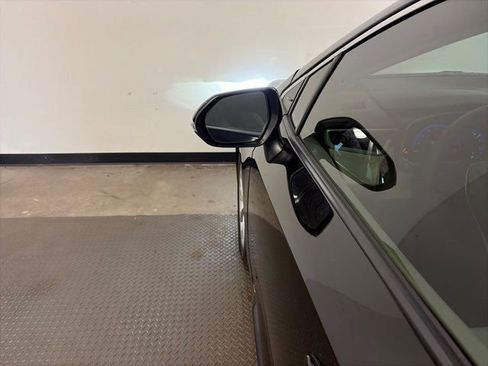 Used 2020 Toyota Corolla XLE image 13