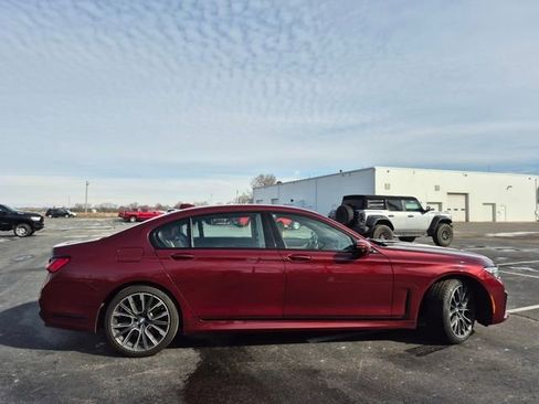Used 2022 BMW 750i xDrive w/ Executive Package AWD/4WD image 9