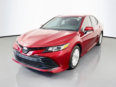 Used 2020 Toyota Camry LE FWD image 4