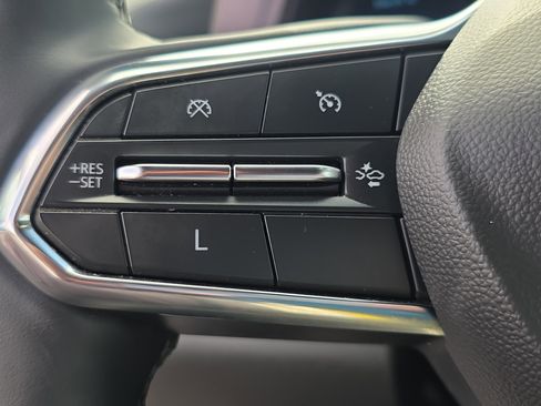 Used 2025 Chevrolet Equinox LT image 30