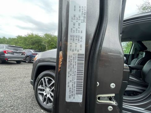 Used 2018 Jeep Compass Latitude w/ Popular Equipment Group AWD/4WD image 32