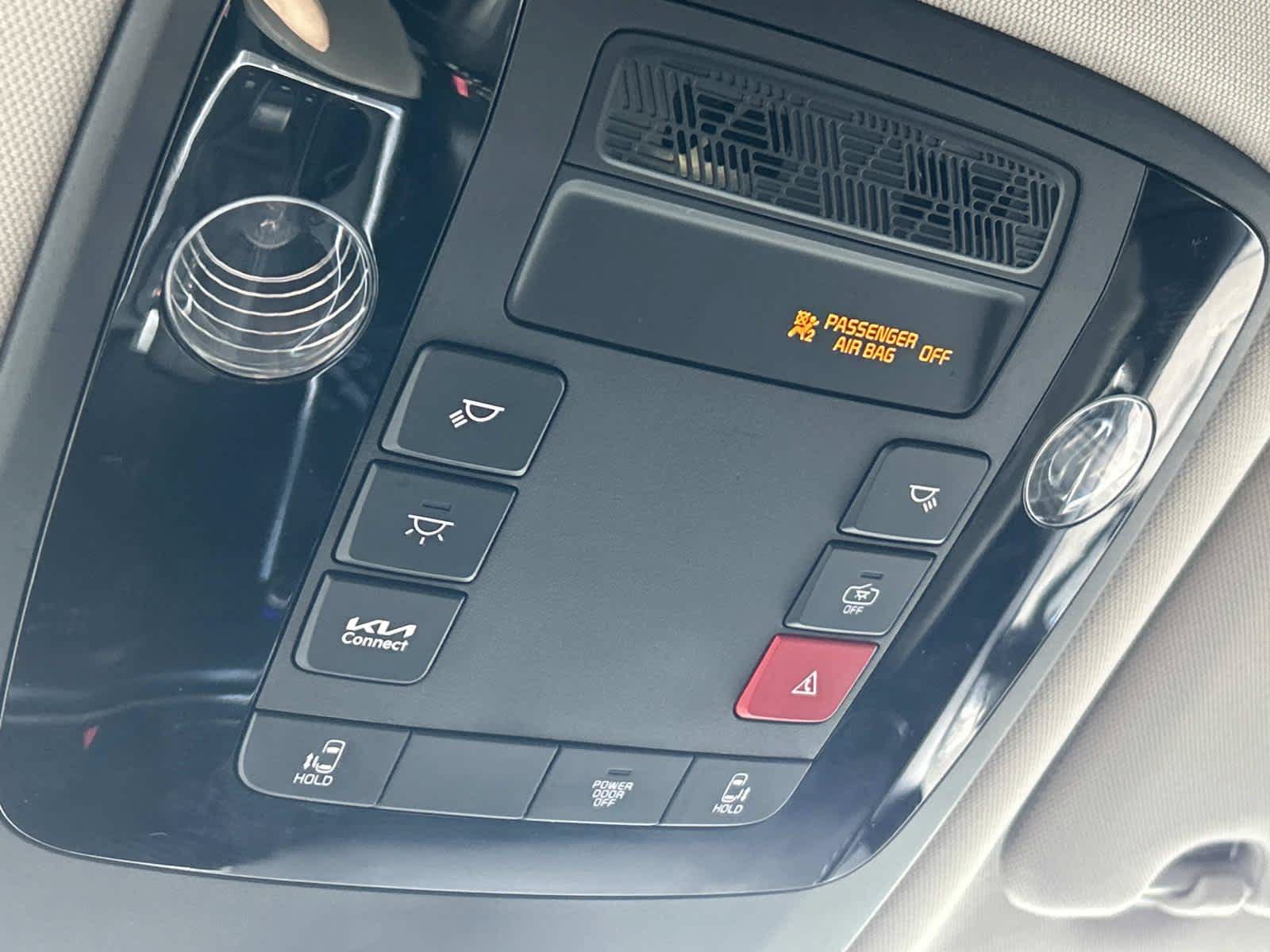 Used 2025 Kia Carnival FWD image 36
