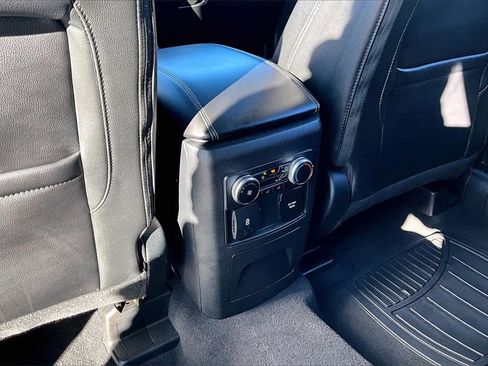 Used 2022 Ford Explorer Limited w/ Equipment Group 301A image 34