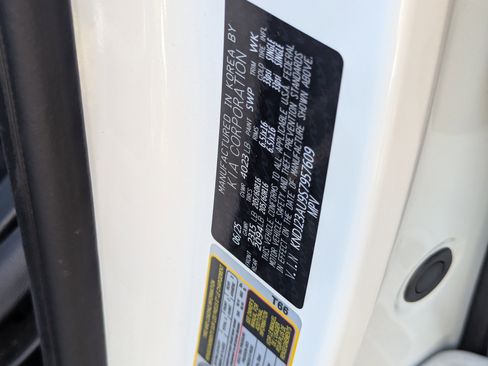 Certified 2025 Kia Soul LX image 16