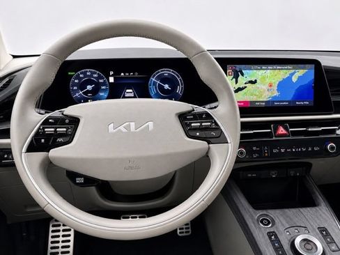 Used 2024 Kia Niro Wave w/ Wave Preserve Package FWD image 22