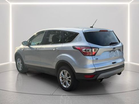 Used 2017 Ford Escape SE image 4