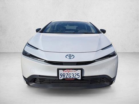 Used 2024 Toyota Prius LE image 2