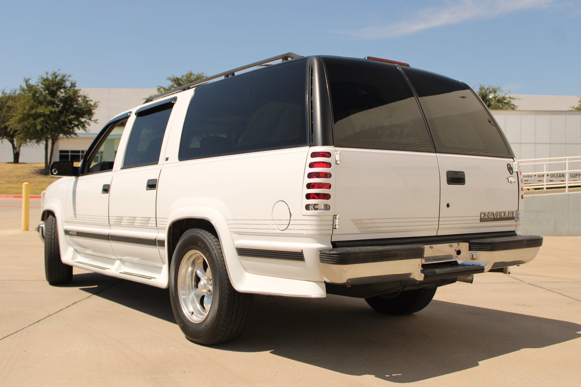 Used 1997 Chevrolet Suburban 2WD w/ Preferred Equipment Group 3 image 9