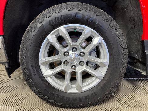 Used 2022 Chevrolet Silverado 1500 LT image 17