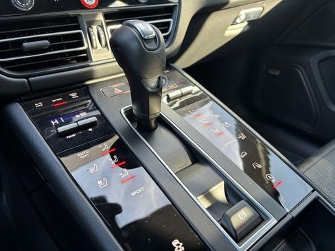 Certified 2025 Porsche Macan image 21