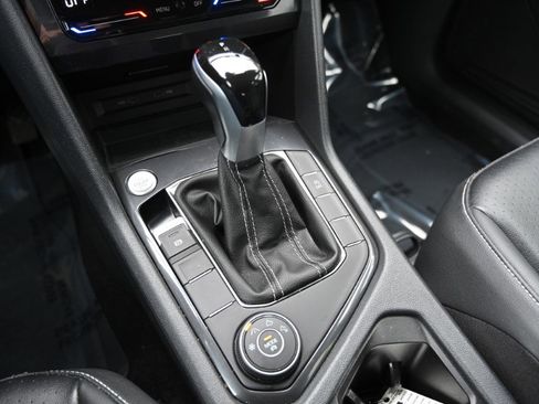 Used 2024 Volkswagen Tiguan SE image 27